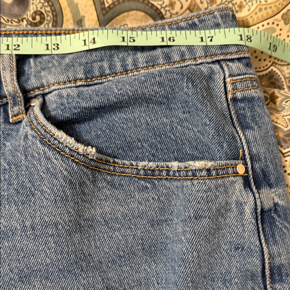 Ann Taylor The Palazzo mid-rise cuffed jeans size 12 - Picture 5 of 6